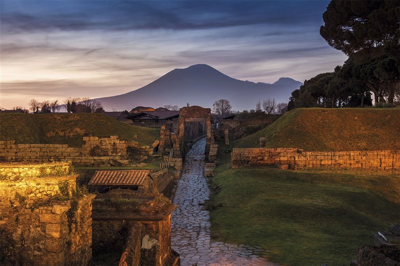 Travel in Antiquity: Tourism Before Travel Apps